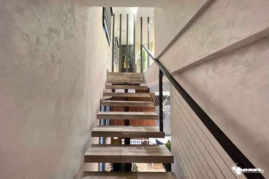 beton cire chaux argil naturel ecologique claylime escalier suspendu artisan peintre decorateur moret