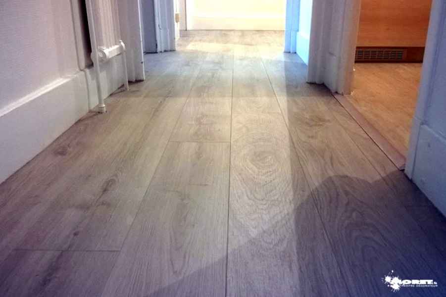 placement parquet flottant mesure quick step couloir etage artisan peintre decorateur moret