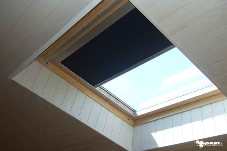 installation store occultant bleu velux entreprise decorateur interieur moret